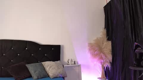 John  online show from November 8, 11:35 am