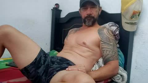 Snapshot of john_balthor chatting on January 23, 9:29 pm   online show from January 23, 9:29 pm