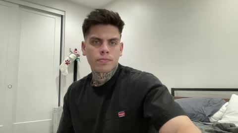 Snapshot of johnafterdark chatting on December 7, 11:12 pm JAXX online show from December 7, 11:12 pm