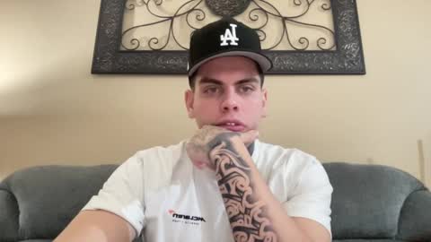 Snapshot of johnafterdark chatting on February 21, 1:11 pm JAXX online show from February 21, 1:11 pm