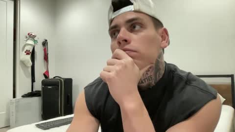 Snapshot of johnafterdark chatting on December 22, 4:28 am JAXX online show from December 22, 4:28 am