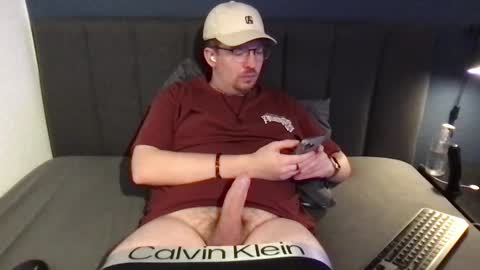 Snapshot of johndor22 chatting on December 20, 10:22 pm Jones online show from December 20, 10:22 pm