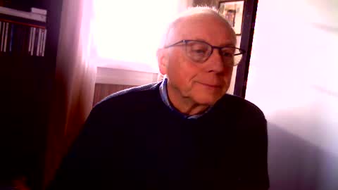 Snapshot of johnjohn6226623 chatting on January 4, 11:22 am johnjohn6226 online show from January 4, 11:22 am