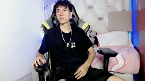 johnny_cagee online show from November 27, 5:22 am