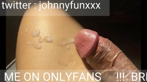 Snapshot of johnnyfun_xxx chatting on October 18, 4:50 am Johnnystrongarms                 online show from October 18, 4:50 am