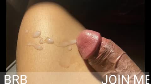 Snapshot of johnnyfun_xxx chatting on January 9, 2:11 am Johnnystrongarms                 online show from January 9, 2:11 am