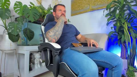 JOHNNY online show from April 8, 2:12 am