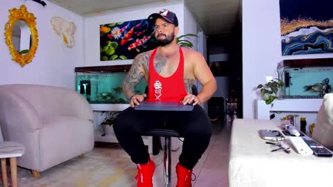 JOHNNY online show from March 6, 12:10 am