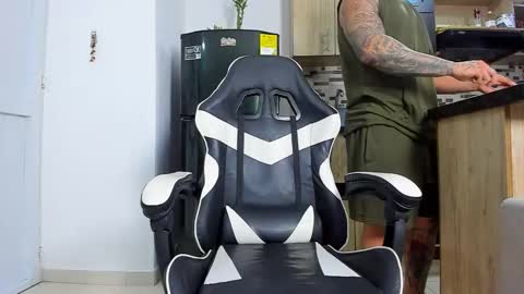 JOHNNY online show from December 5, 1:35 am