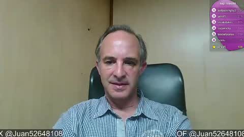 Snapshot of johnq_23 chatting on December 6, 4:06 pm John online show from December 6, 4:06 pm