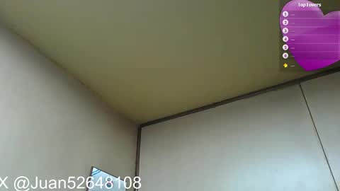 Snapshot of johnq_23 chatting on September 30, 4:21 pm John online show from September 30, 4:21 pm