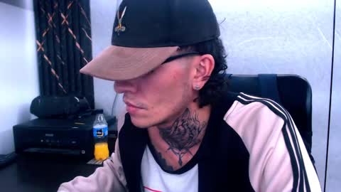 johnsonisaac94  online show from February 9, 5:29 am