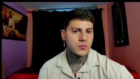 Johny online show from November 25, 6:43 pm