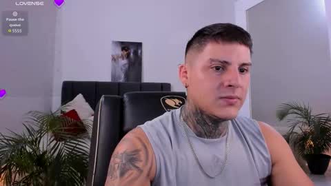 Johny online show from October 29, 6:33 pm