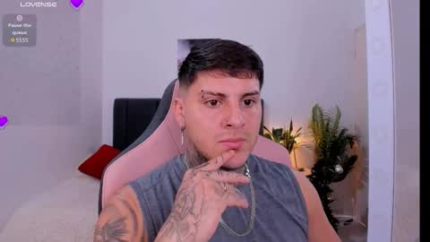 Johny online show from December 15, 9:01 pm