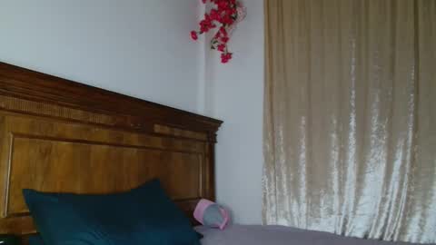 ALICEARABIAN online show from September 26, 3:48 am