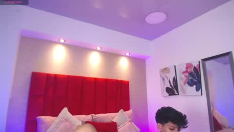 Jonas  online show from April 9, 5:05 am