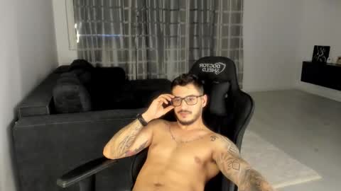 jonnyporn1 online show from February 7, 10:26 pm