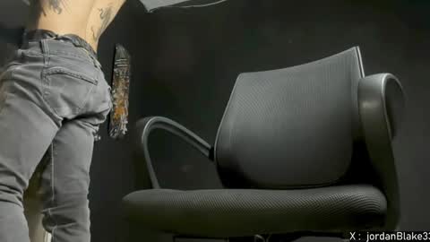 jordan33blake online show from December 6, 12:38 pm