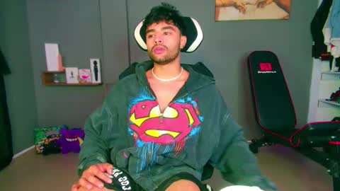 JordanRossie online show from February 19, 11:50 am