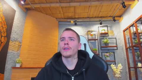 Snapshot of jordanthompson_ chatting on October 25, 11:45 am JordanThompson online show from October 25, 11:45 am