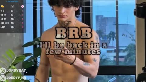 Snapshot of jordybatt chatting on October 31, 6:33 pm JORDY online show from October 31, 6:33 pm