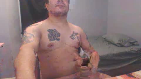 Snapshot of josemek chatting on October 28, 2:14 am Josemek online show from October 28, 2:14 am