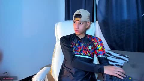 Josep online show from December 19, 11:57 pm