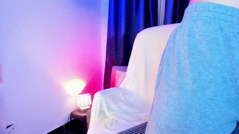 Josep online show from February 8, 1:32 am