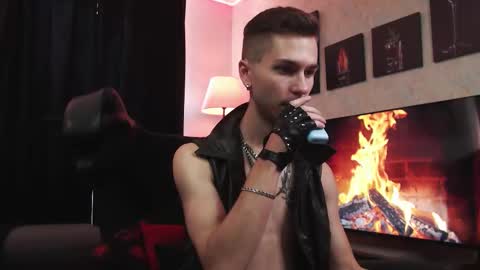 Snapshot of joseph__quinn chatting on September 10, 8:24 am Master Joseph online show from September 10, 8:24 am