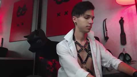 Snapshot of joseph__quinn chatting on March 1, 7:53 am Master Joseph online show from March 1, 7:53 am