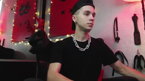 Snapshot of joseph__quinn chatting on January 4, 9:00 am Master Joseph online show from January 4, 9:00 am