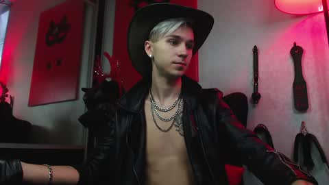 Snapshot of joseph__quinn chatting on December 19, 8:24 am Master Joseph online show from December 19, 8:24 am