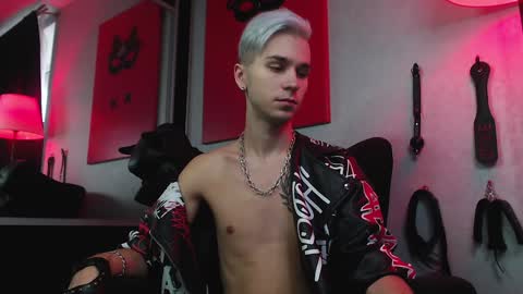 Snapshot of joseph__quinn chatting on December 11, 8:49 am Master Joseph online show from December 11, 8:49 am