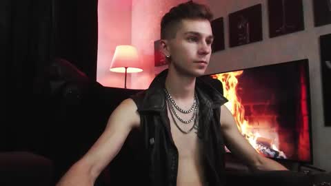 Snapshot of joseph__quinn chatting on September 14, 11:34 am Master Joseph online show from September 14, 11:34 am