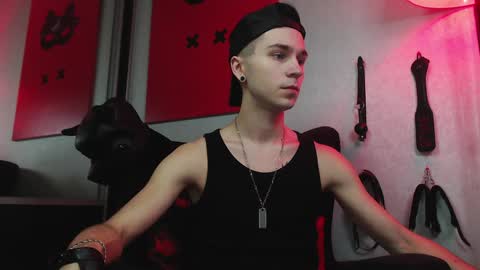 Snapshot of joseph__quinn chatting on January 28, 9:19 am Master Joseph online show from January 28, 9:19 am