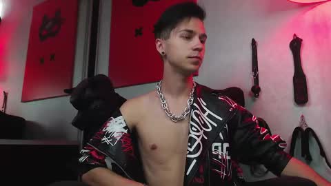 Snapshot of joseph__quinn chatting on February 19, 8:01 am Master Joseph online show from February 19, 8:01 am