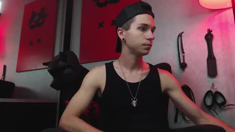 Snapshot of joseph__quinn chatting on March 3, 8:01 am Master Joseph online show from March 3, 8:01 am