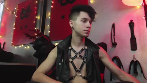 Snapshot of joseph__quinn chatting on January 10, 11:43 am Master Joseph online show from January 10, 11:43 am