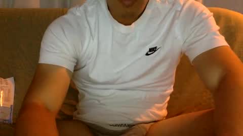 joshasian0713 online show from March 1, 10:34 am