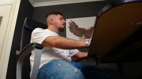 JoshKnight online show from December 3, 5:52 am