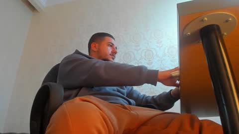 JoshKnight online show from October 7, 5:44 am