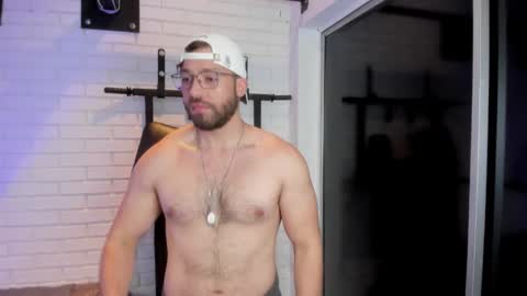 Snapshot of joshualyon chatting on December 8, 7:22 pm      Joshua The Lion  online show from December 8, 7:22 pm