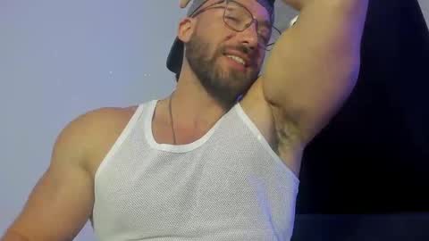 Snapshot of joshualyon chatting on October 9, 5:51 pm      Joshua The Lion  online show from October 9, 5:51 pm