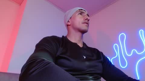 Snapshot of joy_lopezfit chatting on January 20, 2:25 pm  JOYLOPEZFIT online show from January 20, 2:25 pm