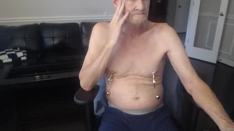 jtull52 online show from February 10, 9:04 pm