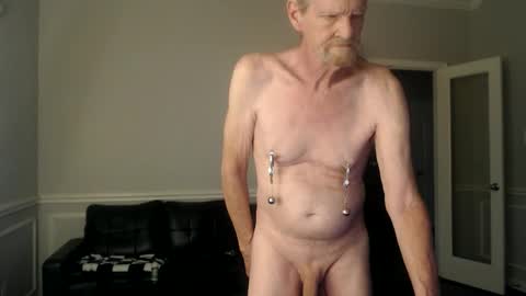 jtull52 online show from April 12, 7:48 pm