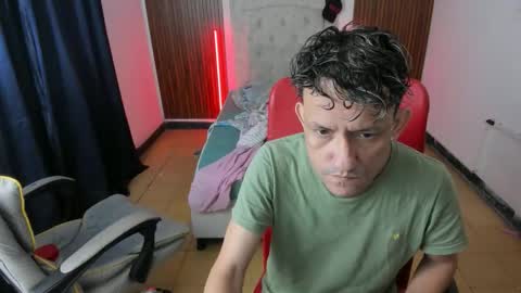 juan_and_luke online show from April 6, 11:55 am