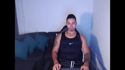 Snapshot of juan_muscle chatting on December 10, 4:56 am juan_muscle online show from December 10, 4:56 am
