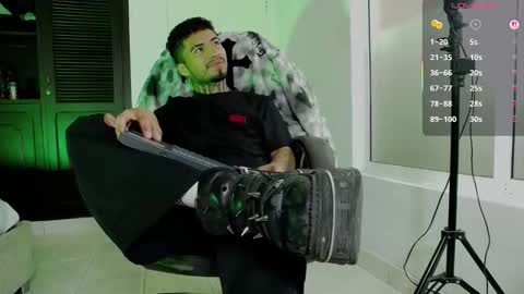 juancamilo66_ online show from February 20, 1:24 pm